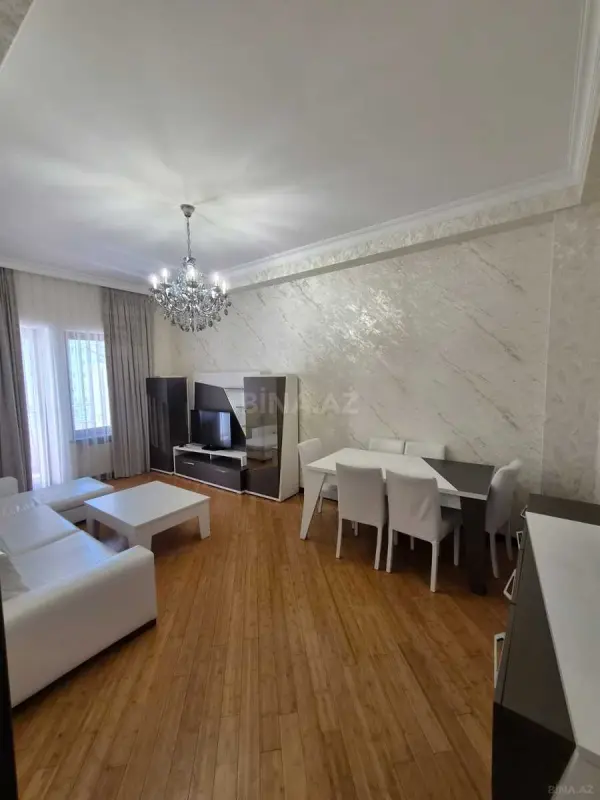 Kirayə verilir 2 otaqlı mənzil 82 m²