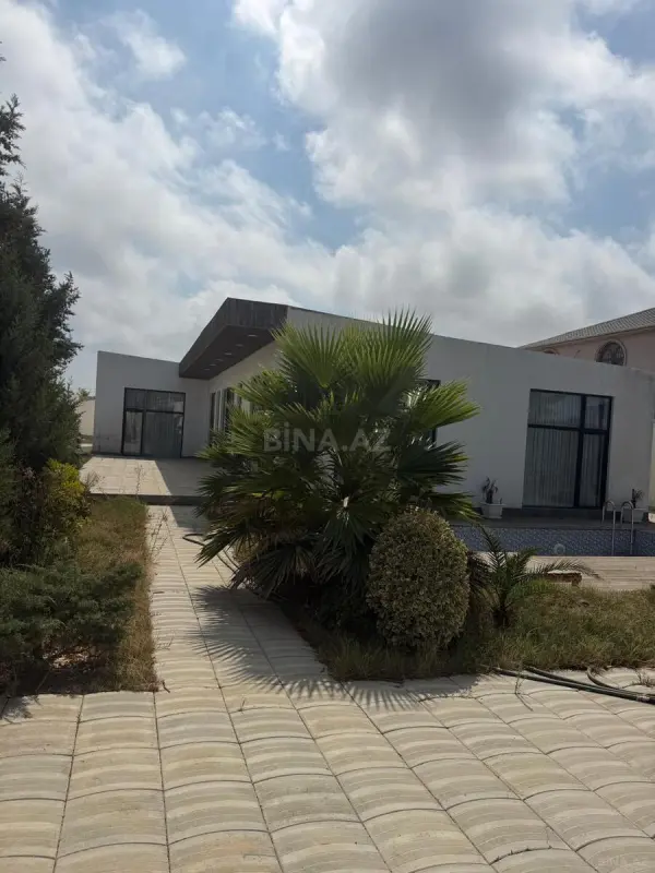 Satılır 5 otaqlı həyət evi 300 m²