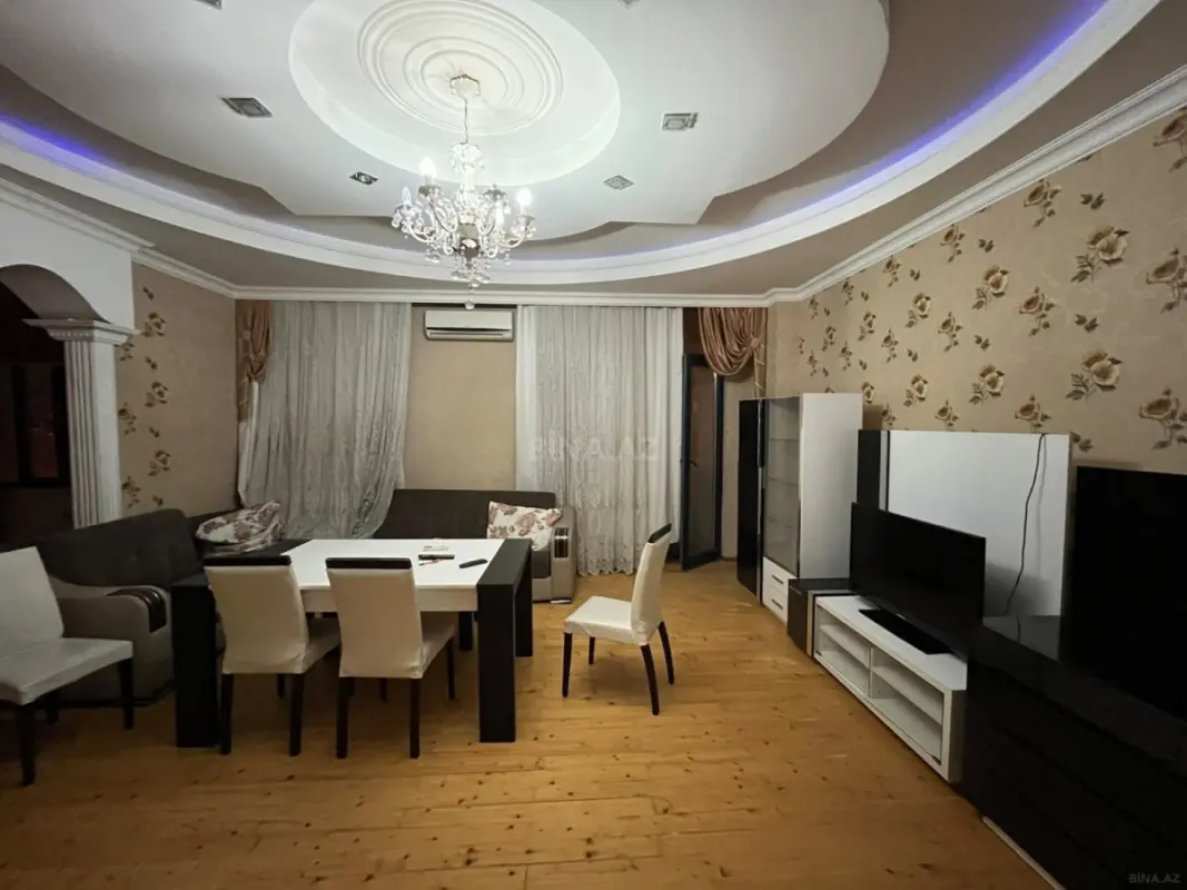 Kirayə verilir 3 otaqlı mənzil 135 m²