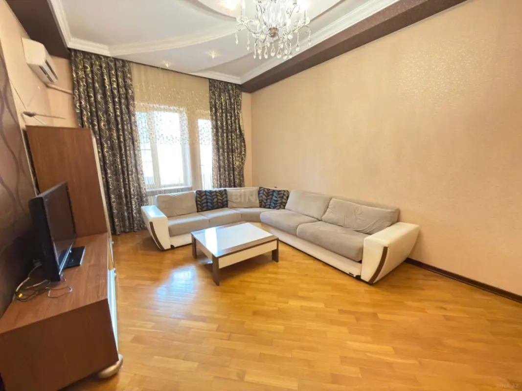 Kirayə verilir 2 otaqlı mənzil 90 m²
