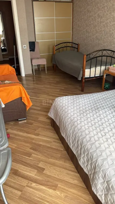 Satılır 3 otaqlı mənzil 130 m²