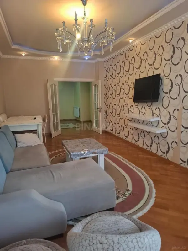 Kirayə verilir 3 otaqlı mənzil 125 m²