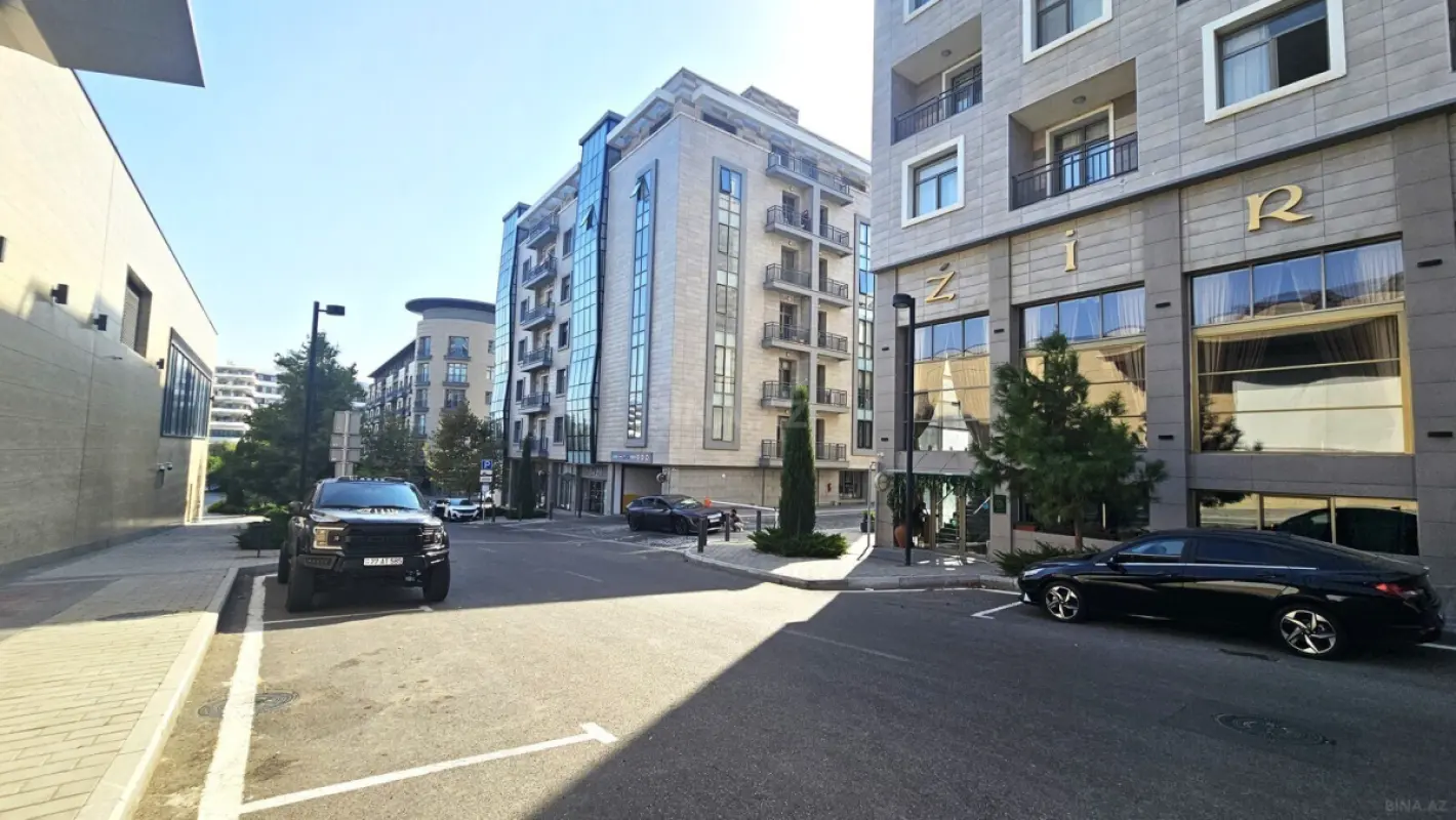 Satılır 5 otaqlı mənzil 267 m²