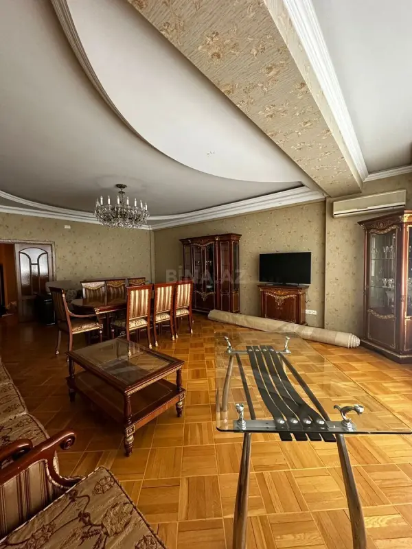 Kirayə verilir 4 otaqlı mənzil 175 m²