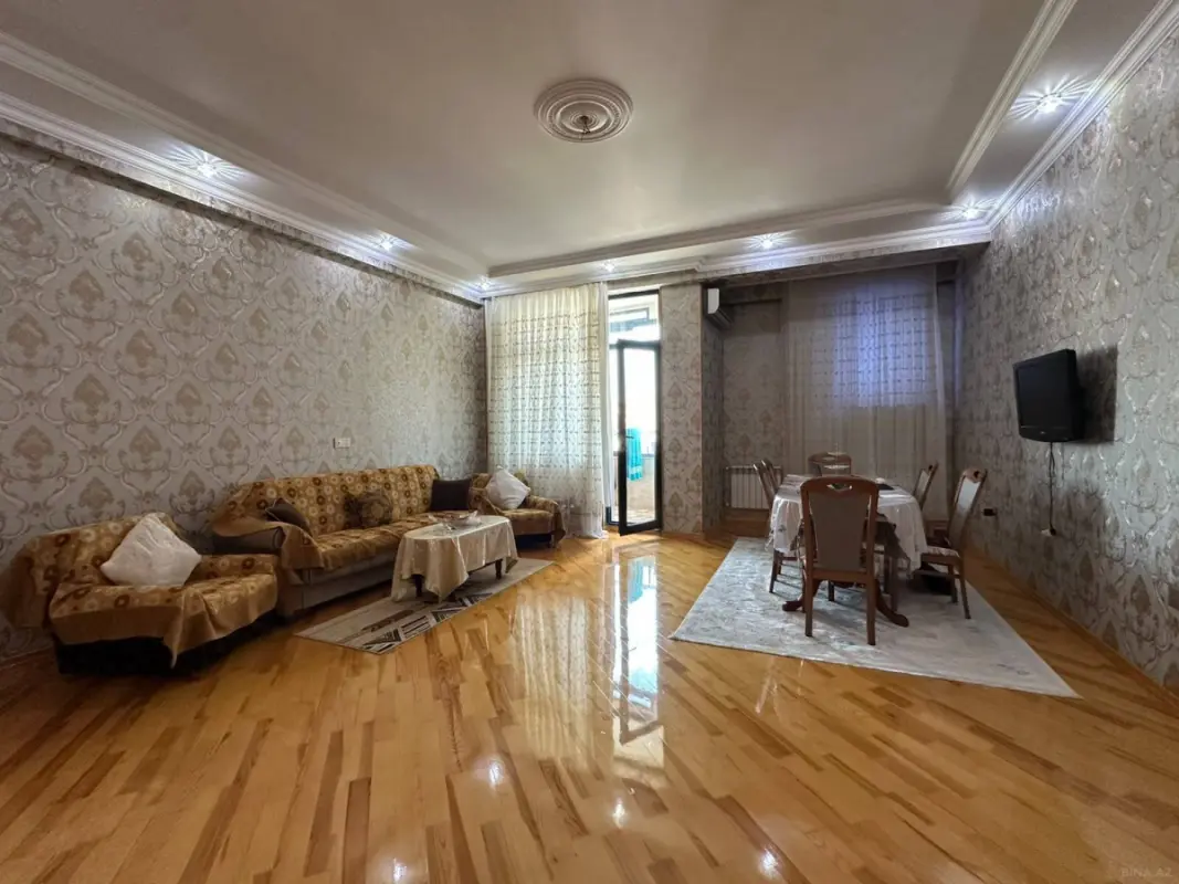 Satılır 3 otaqlı mənzil 110 m²