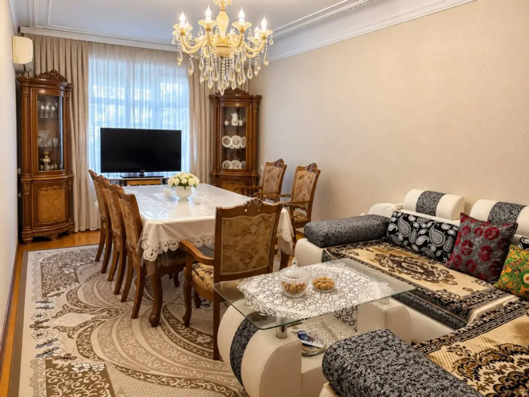 Satılır 5 otaqlı mənzil 118 m²