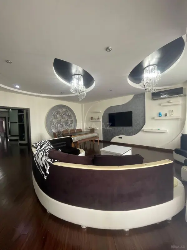 Satılır 3 otaqlı mənzil 158 m²