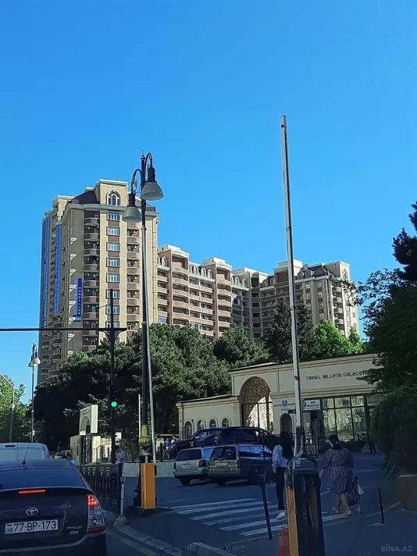 Kirayə verilir 3 otaqlı mənzil 130 m²
