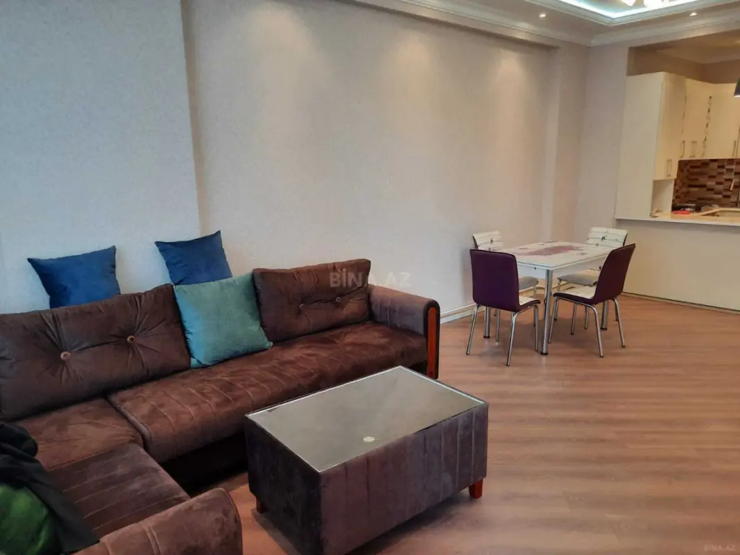 Kirayə verilir 2 otaqlı mənzil 92 m²
