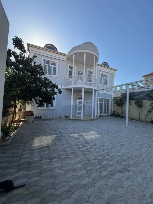Satılır 5 otaqlı həyət evi 210 m²