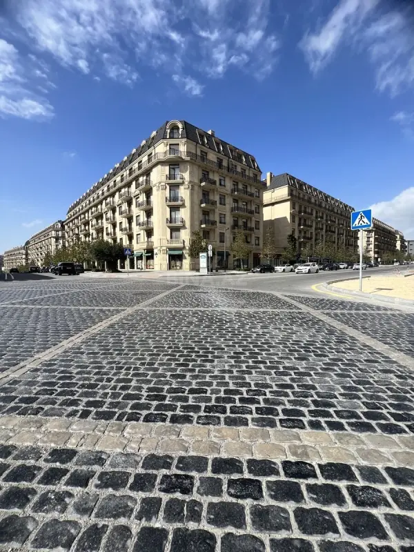 Satılır 3 otaqlı mənzil 109 m²