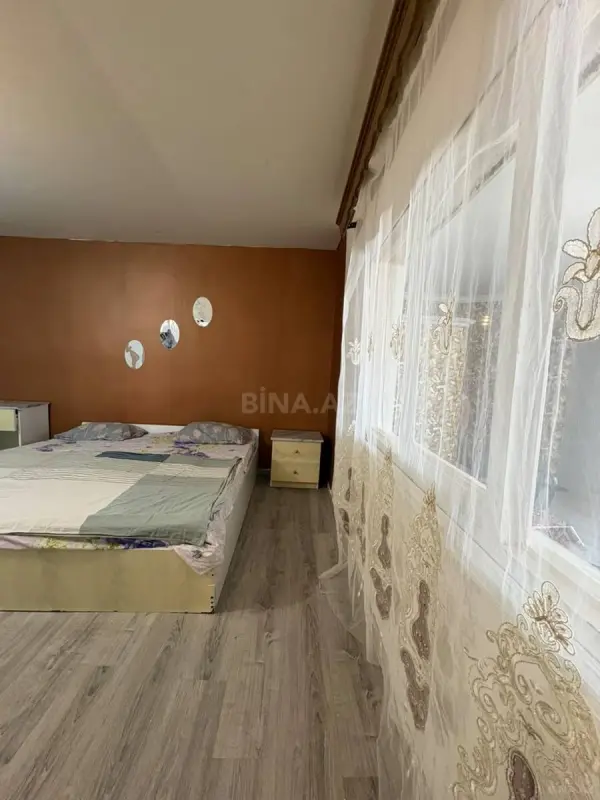 Kirayə verilir 3 otaqlı mənzil 130 m²