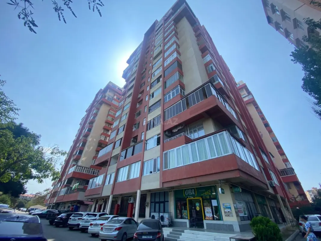Satılır 3 otaqlı mənzil 136 m²