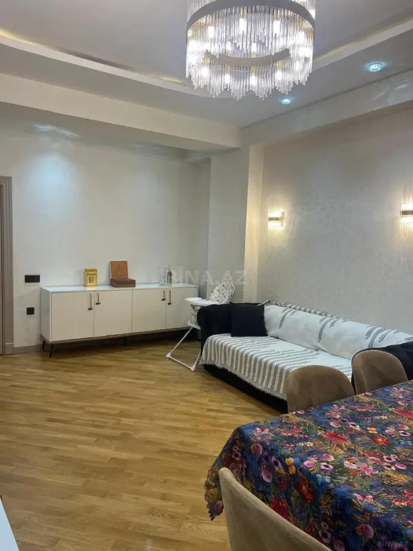 Satılır 2 otaqlı mənzil 78 m²