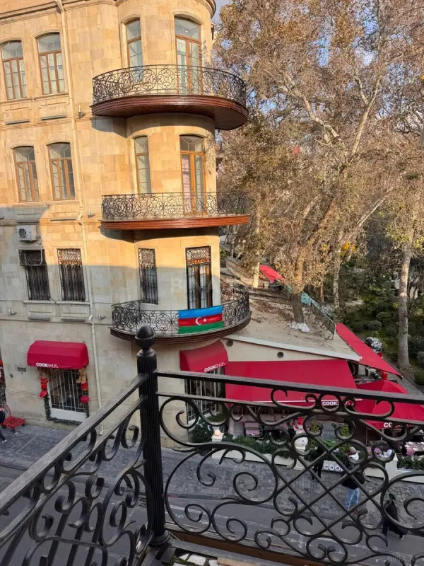 Kirayə verilir 2 otaqlı ofis 60 m²
