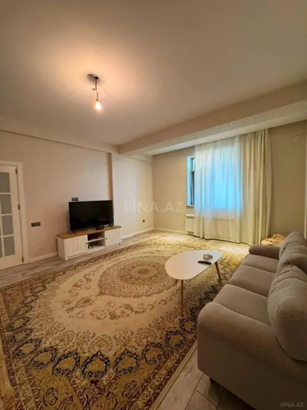 Satılır 3 otaqlı mənzil 130 m²