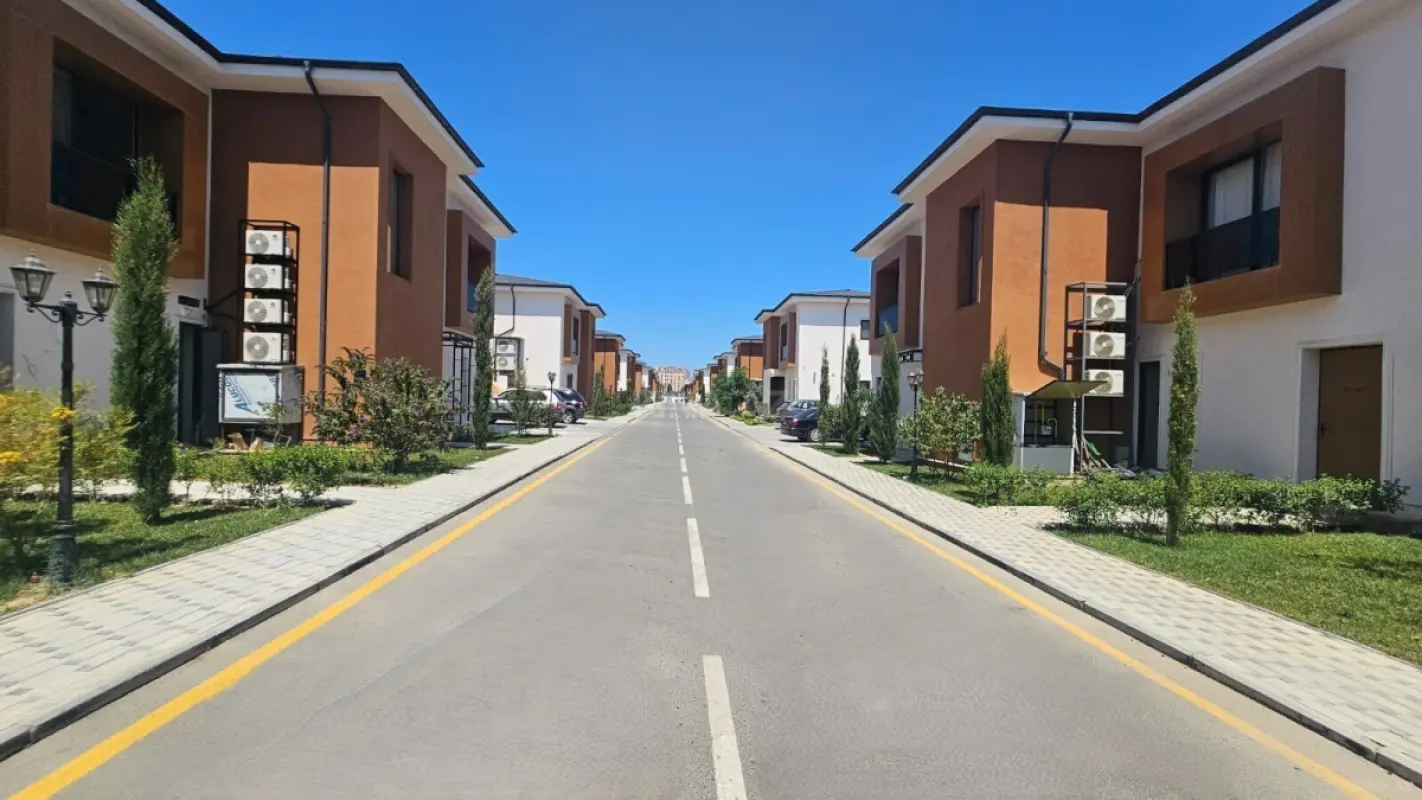 Satılır 3 otaqlı həyət evi 140 m²