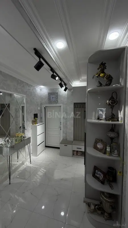 Satılır 2 otaqlı mənzil 70 m²