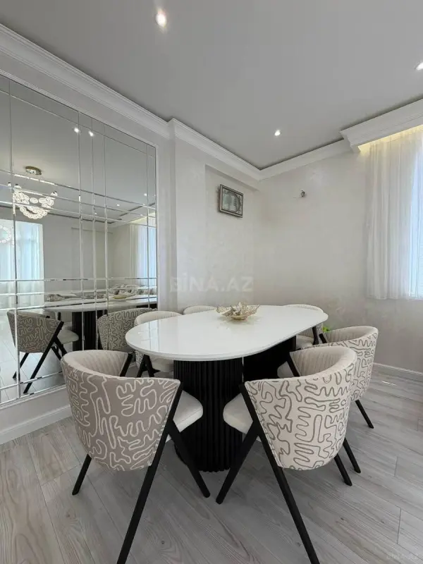 Satılır 3 otaqlı mənzil 117 m²