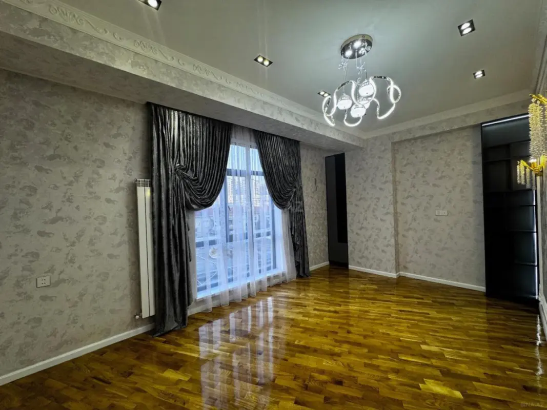 Satılır 2 otaqlı mənzil 77 m²