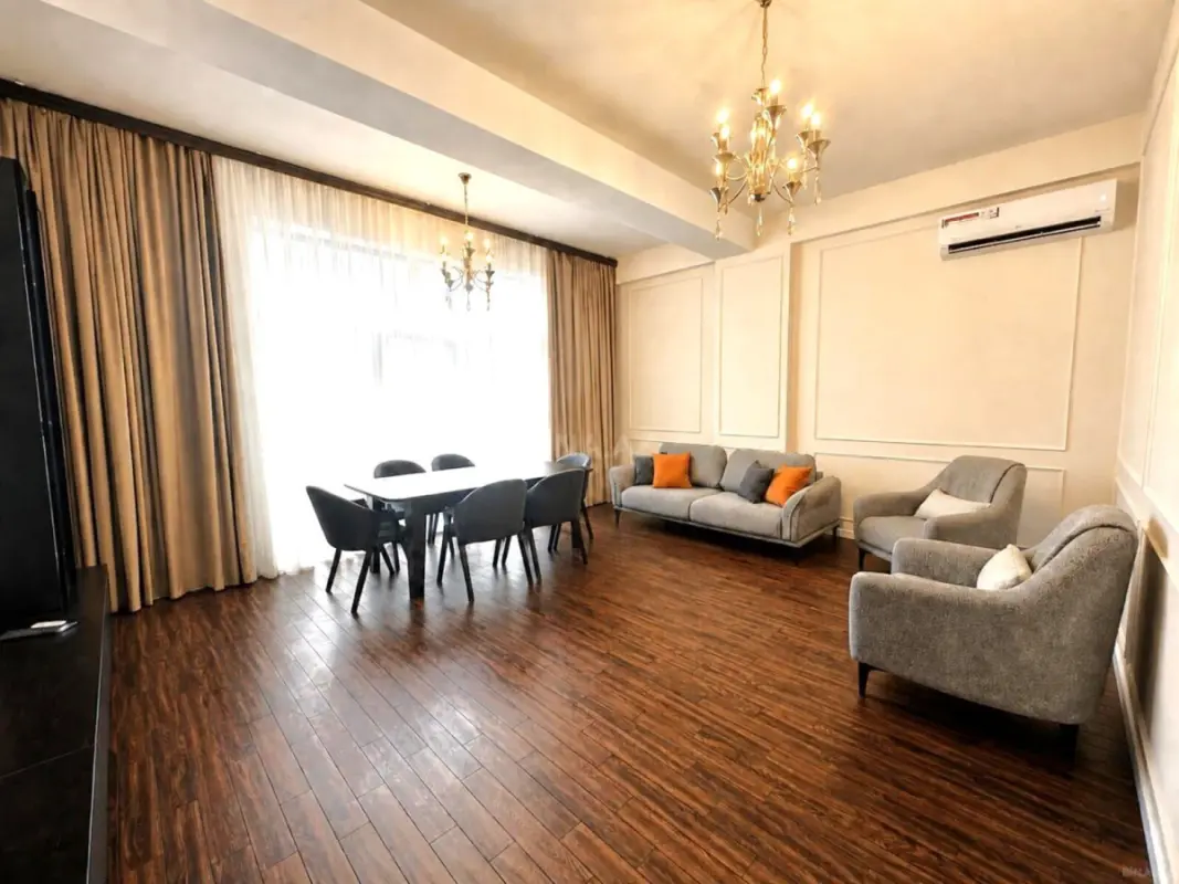 Kirayə verilir 3 otaqlı mənzil 120 m²