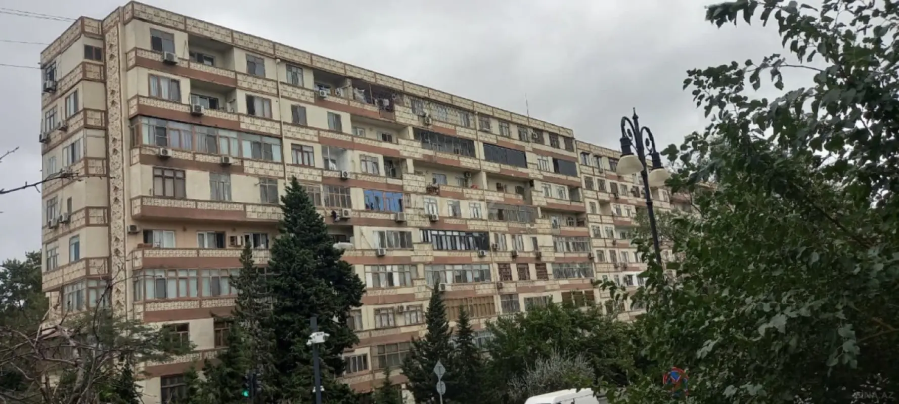 Satılır 5 otaqlı mənzil 120 m²