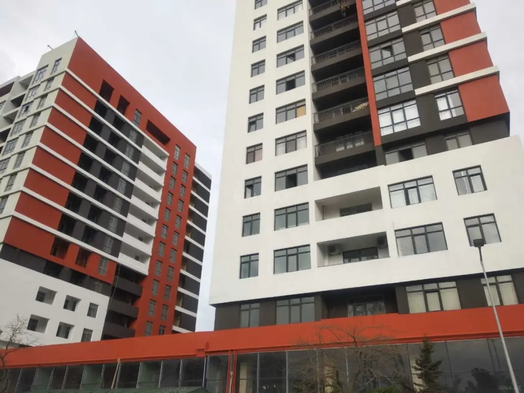 Satılır 2 otaqlı mənzil 84 m²