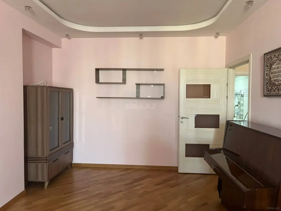 Kirayə verilir 2 otaqlı mənzil 90 m²