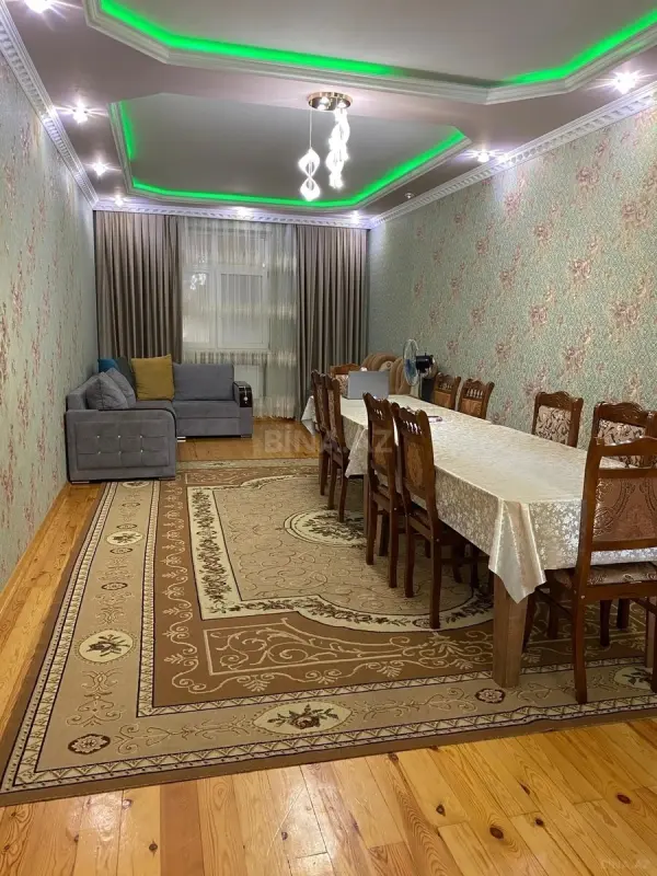 Satılır 6 otaqlı həyət evi 280 m²
