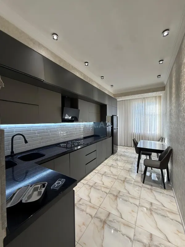 Satılır 2 otaqlı mənzil 95 m²