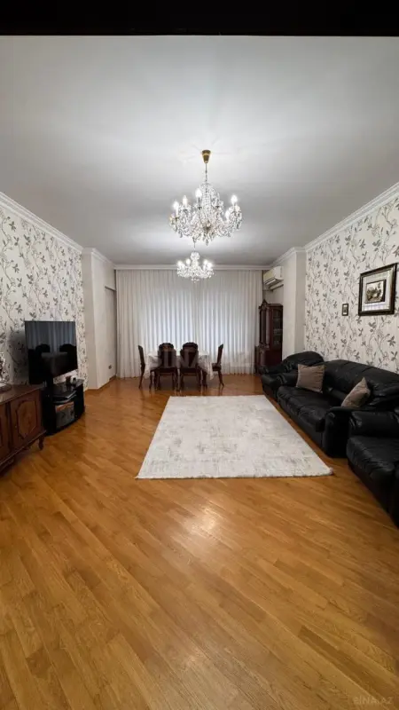 Satılır 2 otaqlı mənzil 127 m²