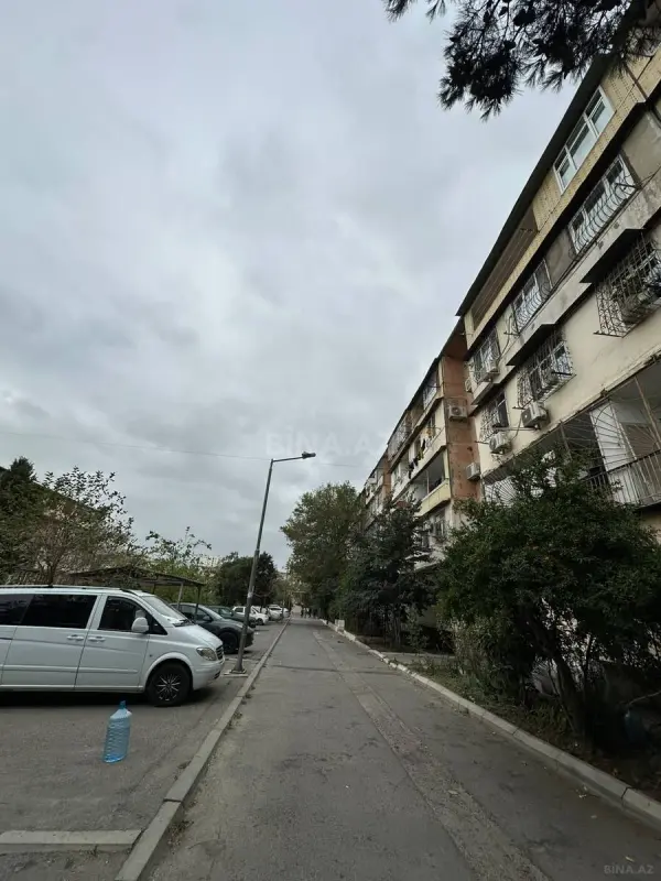 Satılır 4 otaqlı mənzil 100 m²