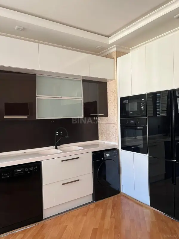 Satılır 3 otaqlı mənzil 105 m²