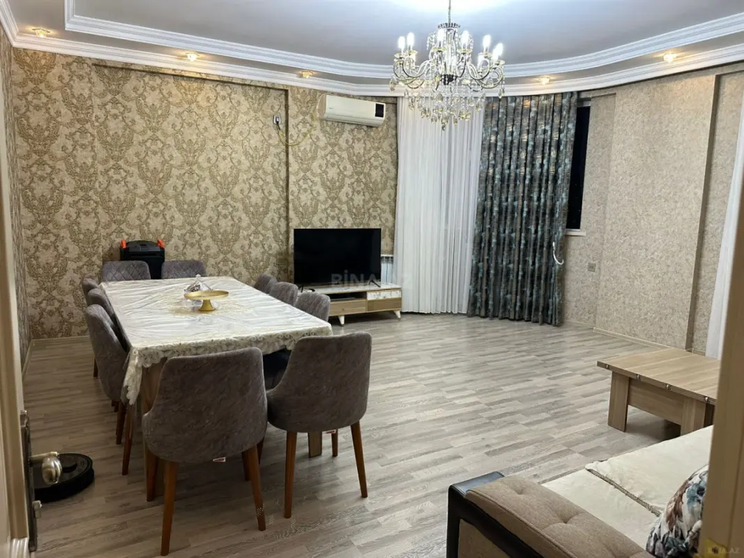 Satılır 4 otaqlı mənzil 157 m²