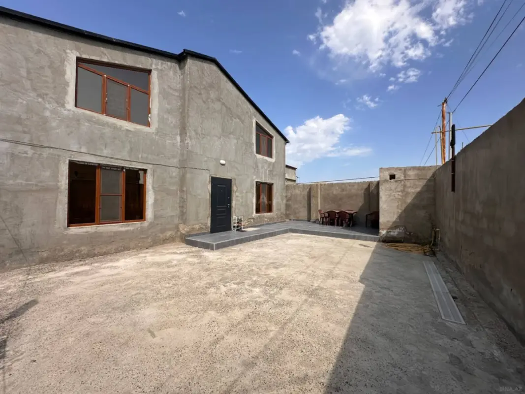 Satılır 6 otaqlı həyət evi 280 m²