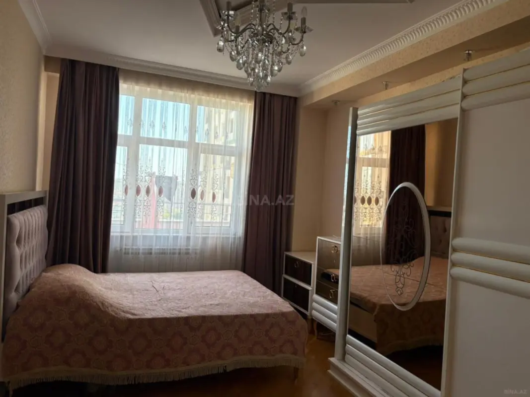 Kirayə verilir 2 otaqlı mənzil 81 m²