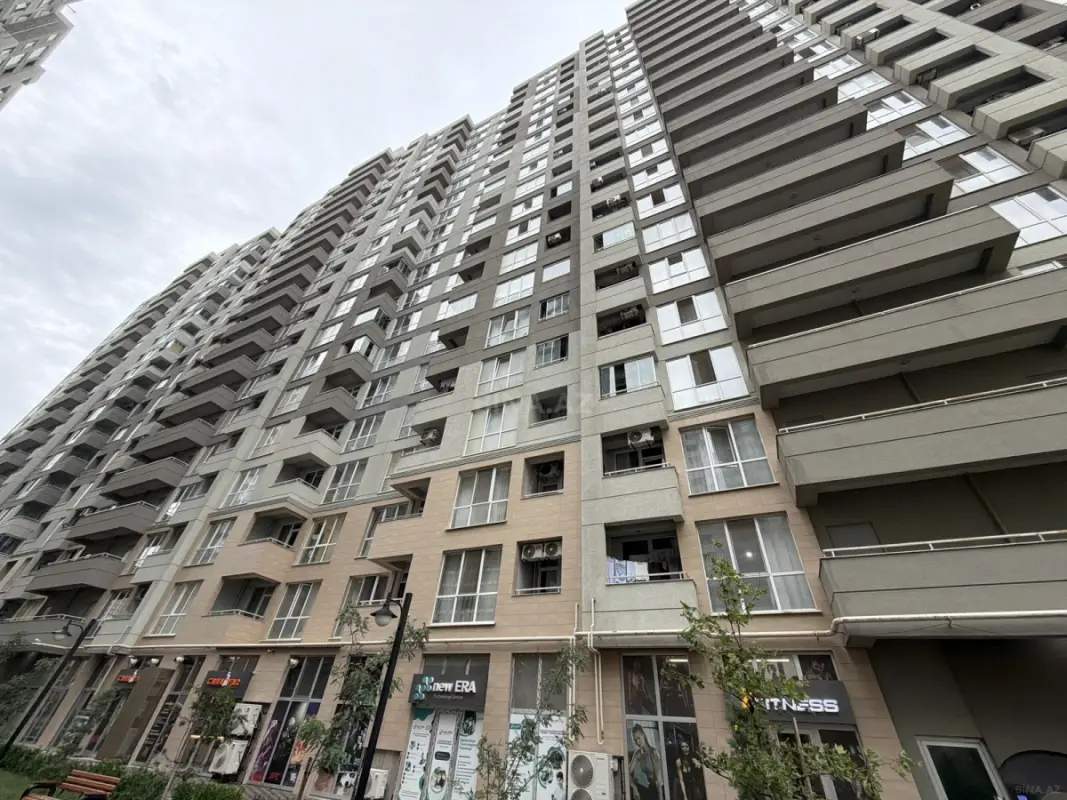Satılır 2 otaqlı mənzil 77 m²