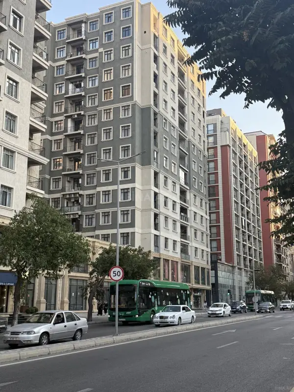 Satılır 3 otaqlı mənzil 82 m²