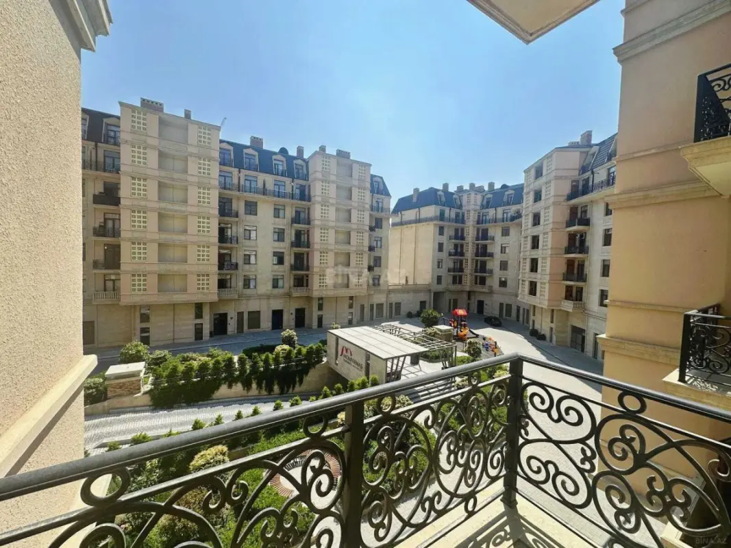 Kirayə verilir 2 otaqlı mənzil 96 m²