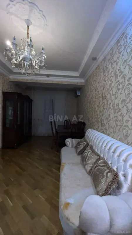 Kirayə verilir 2 otaqlı mənzil 75 m²