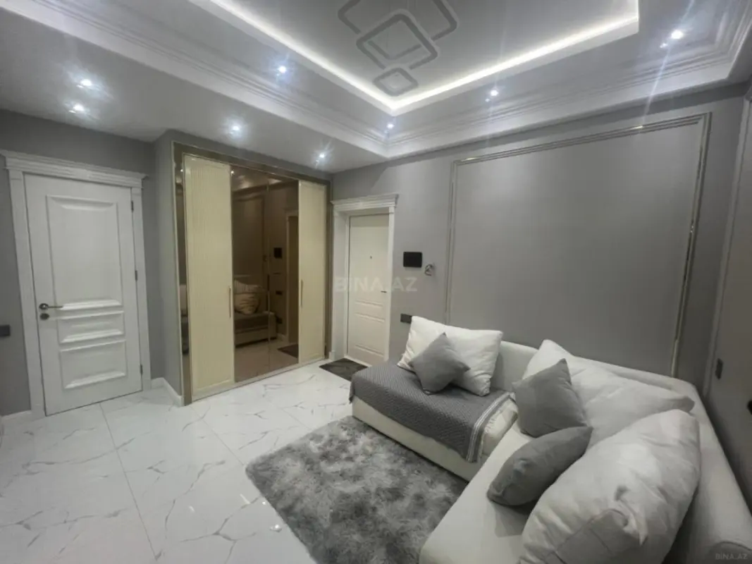 Satılır 2 otaqlı mənzil 68 m²