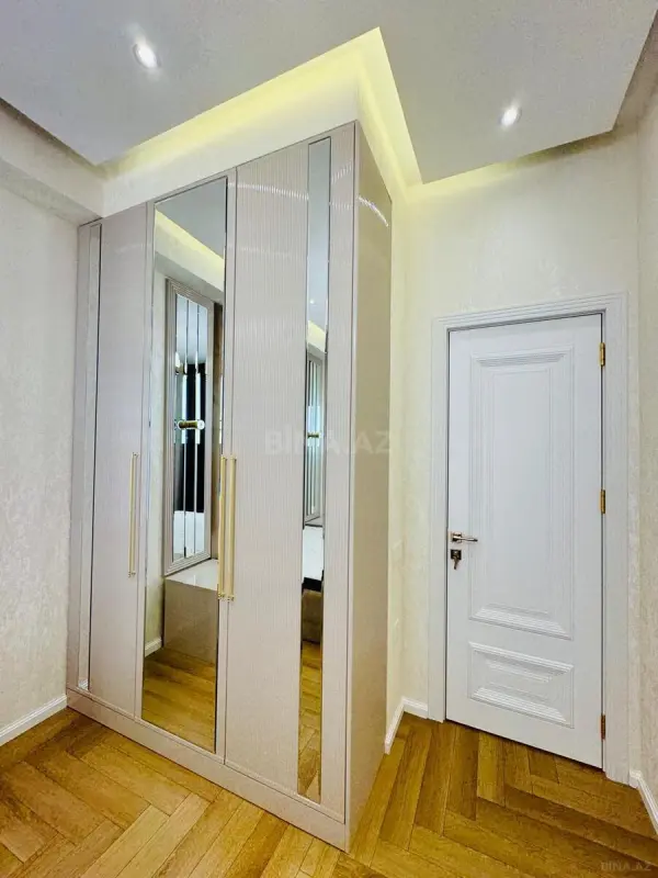 Satılır 2 otaqlı mənzil 63 m²