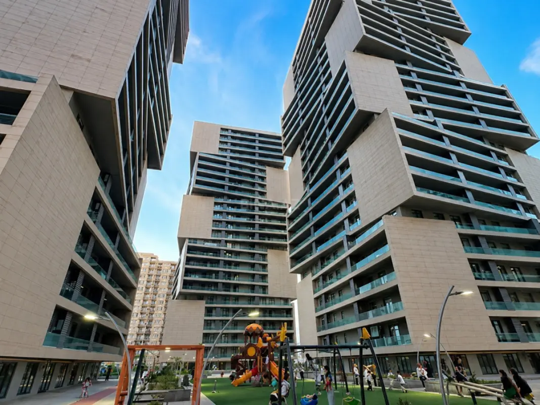 Satılır 3 otaqlı mənzil 147 m²