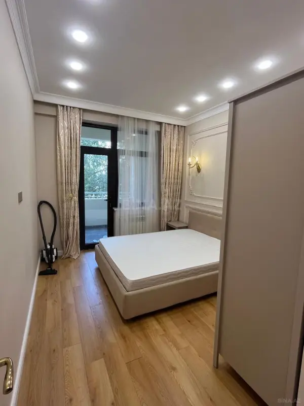Kirayə verilir 2 otaqlı mənzil 60 m²