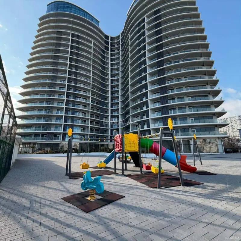 Satılır 2 otaqlı mənzil 110 m²