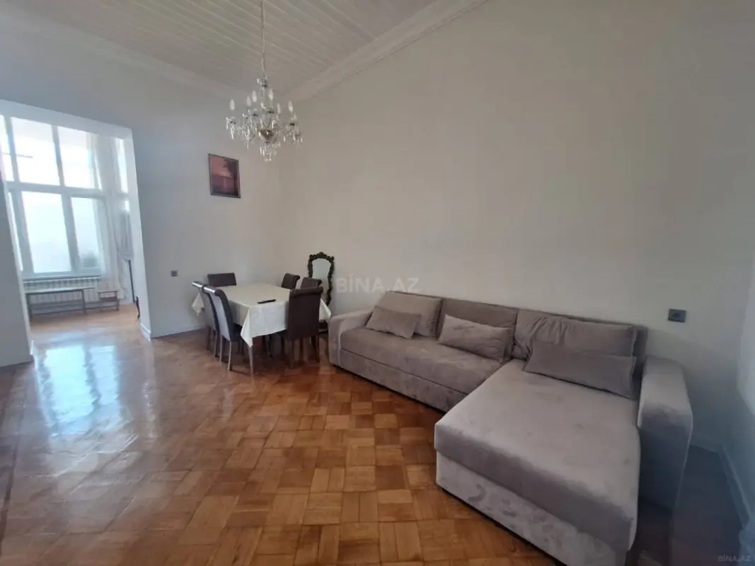 Satılır 2 otaqlı mənzil 72 m²