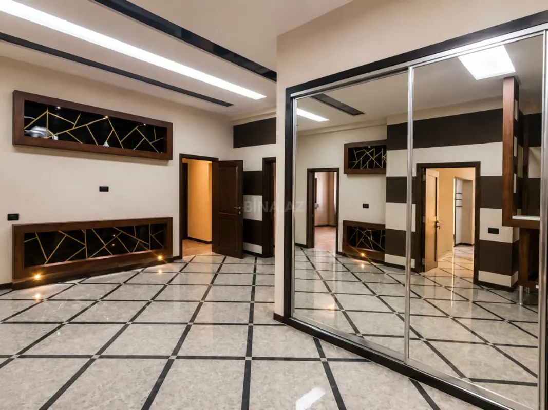 Satılır 4 otaqlı mənzil 170 m²