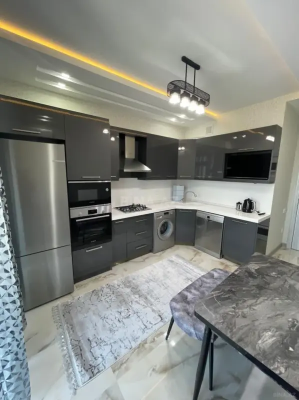 Kirayə verilir 2 otaqlı mənzil 100 m²