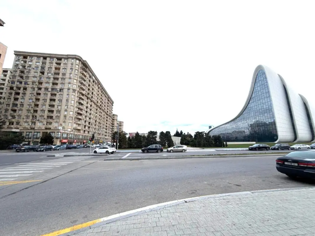 Satılır 3 otaqlı mənzil 120 m²