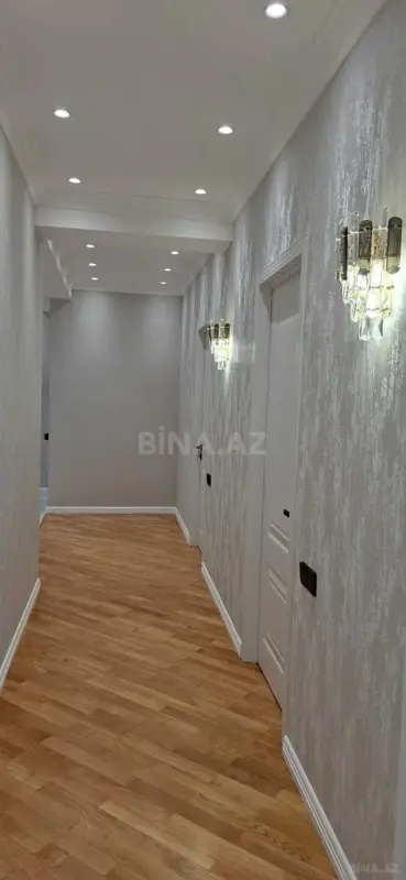 Satılır 2 otaqlı mənzil 114 m²